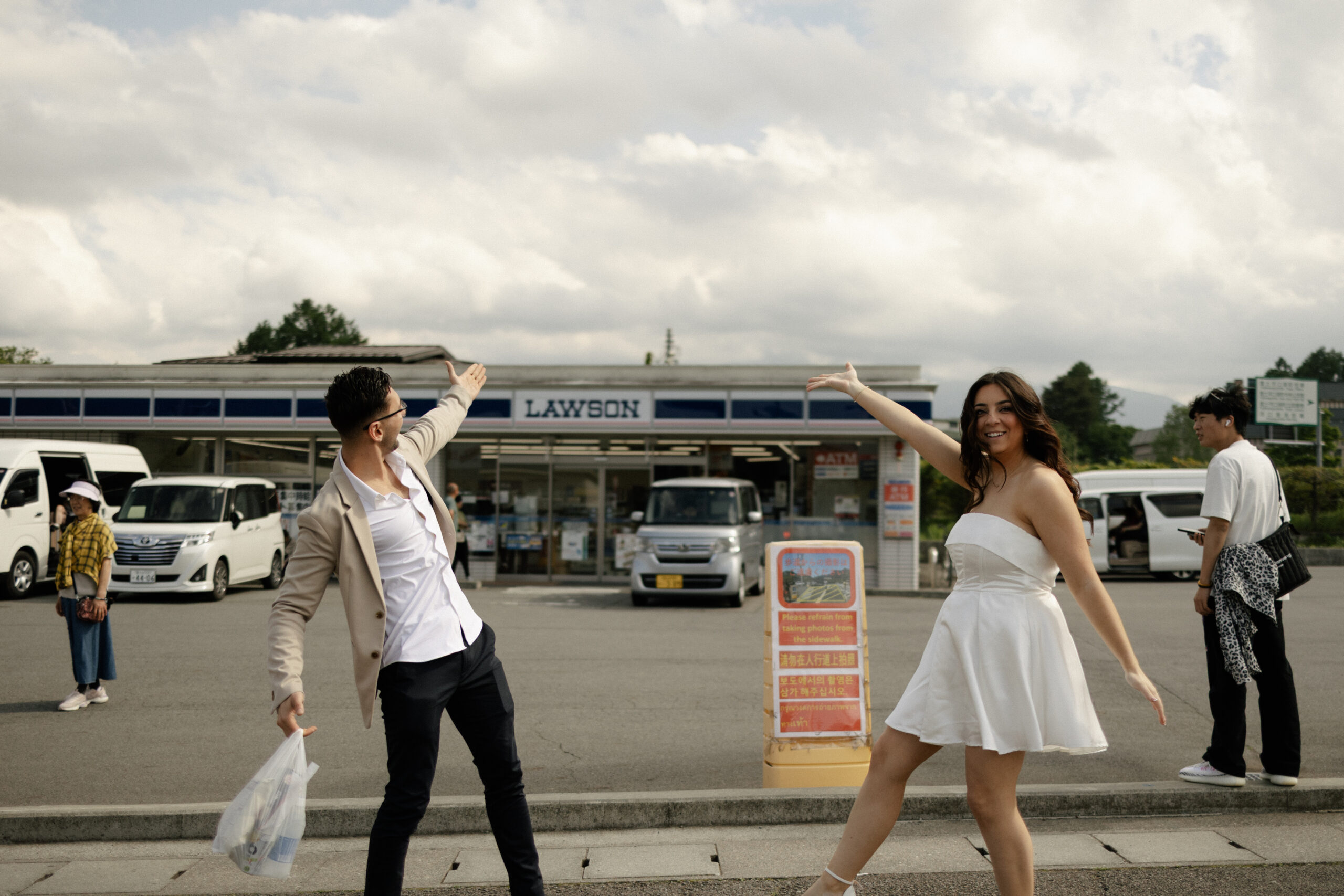 Japan Elopement Photographer Mt Fuji
